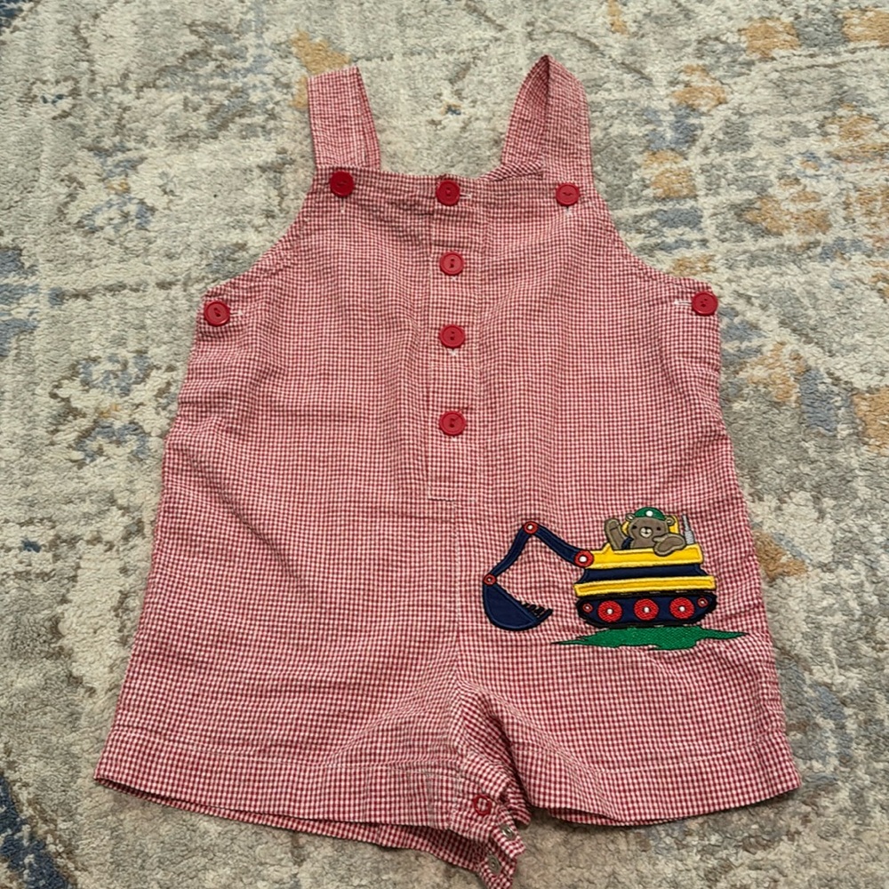 GUC vintage shortall with teddy bear appliqué
